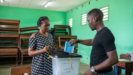 Referendum sur la constitution au Gabon : 91,80% pour le “oui”, selon les résultats provisoires