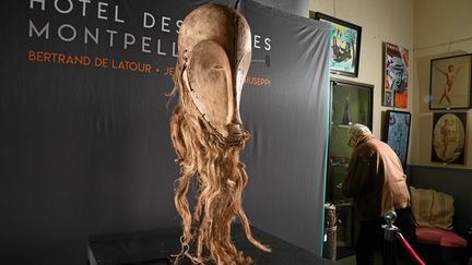 La vente d’un masque africain acheté 150 euros et revendu plus de quatre millions d’euros est légale, selon la justice