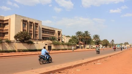 Des combats en cours près de Bamako et dans l’intérieur du Mali entre armée et “groupes terroristes”