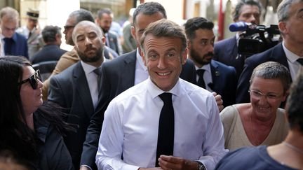 Emmanuel Macron fustige les “mabouls” favorables à une rupture avec l’Algérie