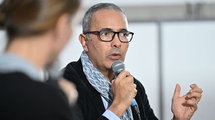 L’écrivain Kamel Daoud dénonce “un procès politique” après sa condamnation en Algérie