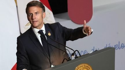 En tournée en Afrique, Emmanuel Macron rend hommage à la Francophonie