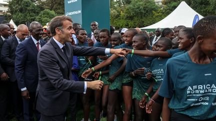 “Il y a de la proximité, mais aussi de la complexité” : l’image contrastée de la France auprès de jeunes Africains