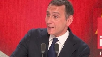 Visite de Gérald Darmanin en Algérie : “Arrêtons la diplomatie de la courbette, essayons la diplomatie de la fermeté”, déclare le député RN Laurent Jacobelli