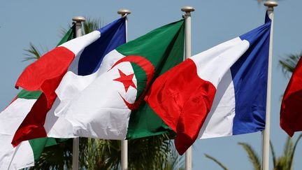 Déplacement de Gérald Darmanin en Algérie pour relancer la coopération judiciaire : “La DZ Mafia, c’est un problème franco-français”, selon un journaliste