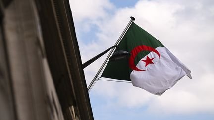 Expulsions vers l’Algérie : Alger a délivré 150 laissez-passer consulaires depuis février 2026