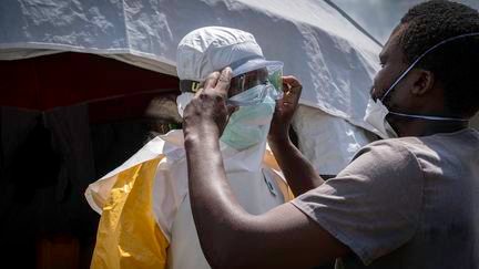 L’OMS annonce 500 cas d’infection au virus Ebola en Afrique centrale