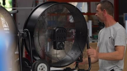 Canicule : les entreprises adaptent leurs horaires pour protéger leurs employés desaux fortes chaleurs