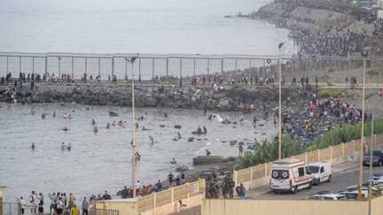 On vous explique la crise ouverte par l’afflux de dizaines de milliers de migrants à la frontière entre le Maroc et l’enclave espagnole de Ceuta