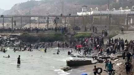 Derrière l’afflux de migrants à Ceuta, les interrogations politiques