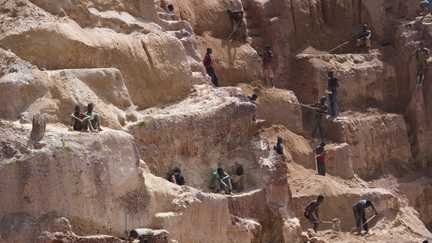 L’effondrement d’une mine d’or artisanale fait au moins 100 morts en Centrafrique