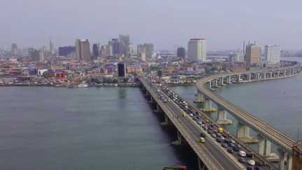 Au Nigeria, la vie effrénée de Lagos, l’une des plus grandes métropoles du continent africain